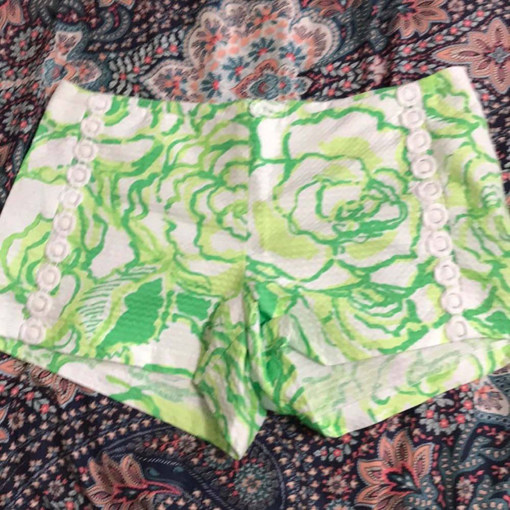 Lilly Pulitzer shorts 🌞🌻🌸